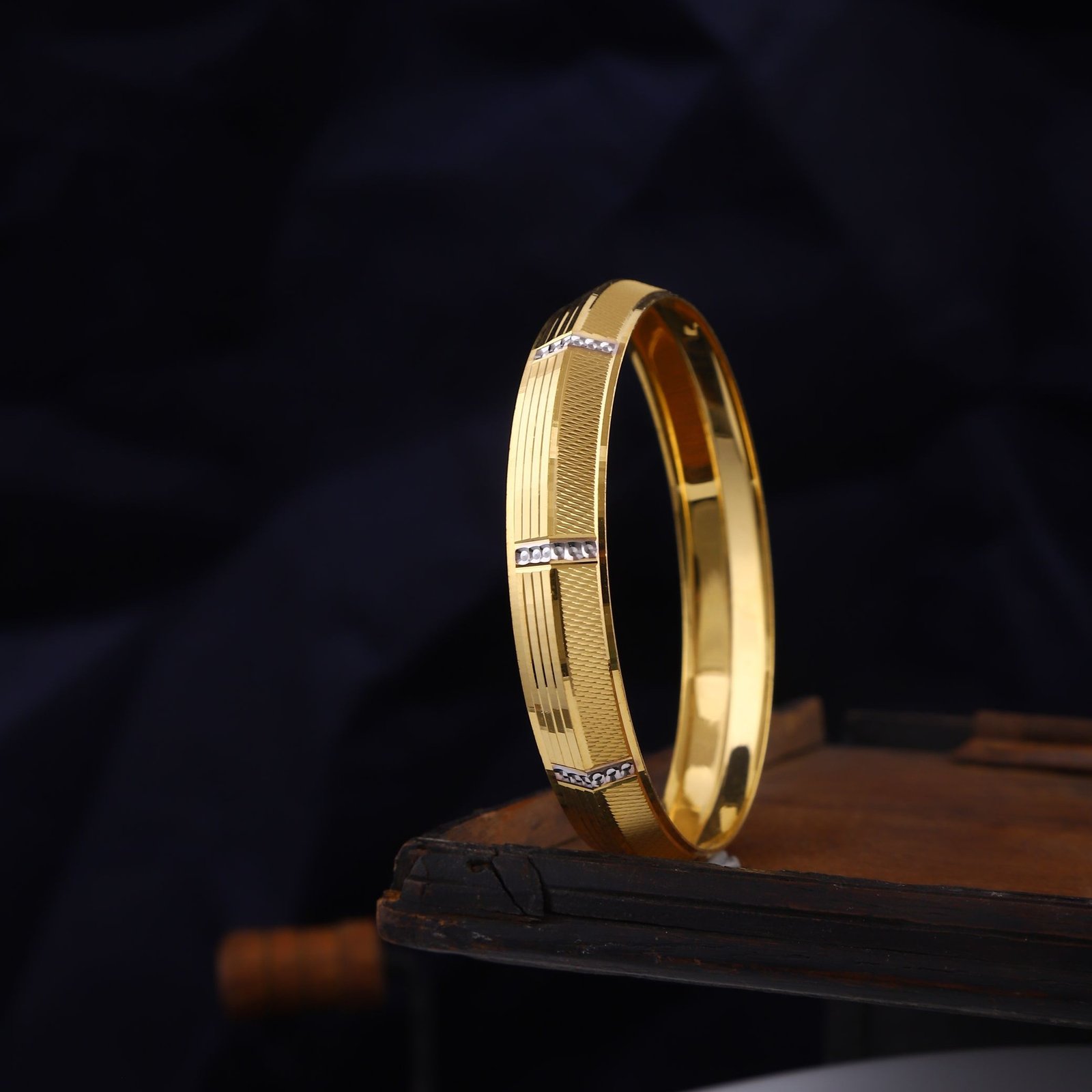 916 Gold Gorgeous Gents Kada