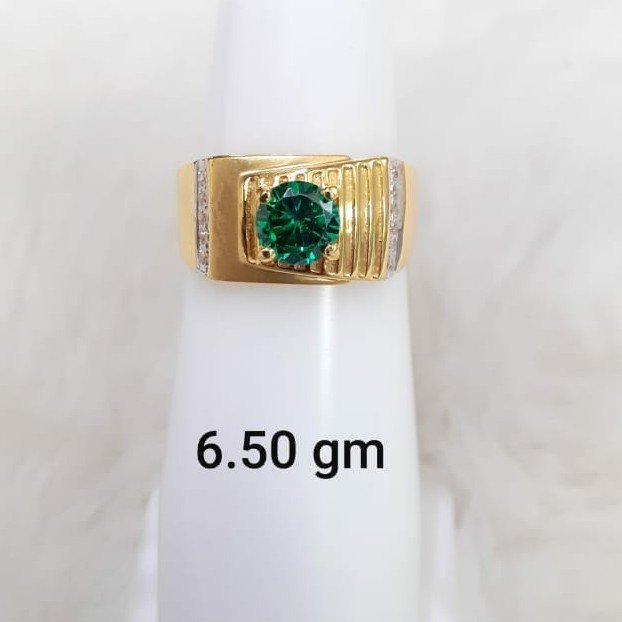 Green stone solitaire gent's ring